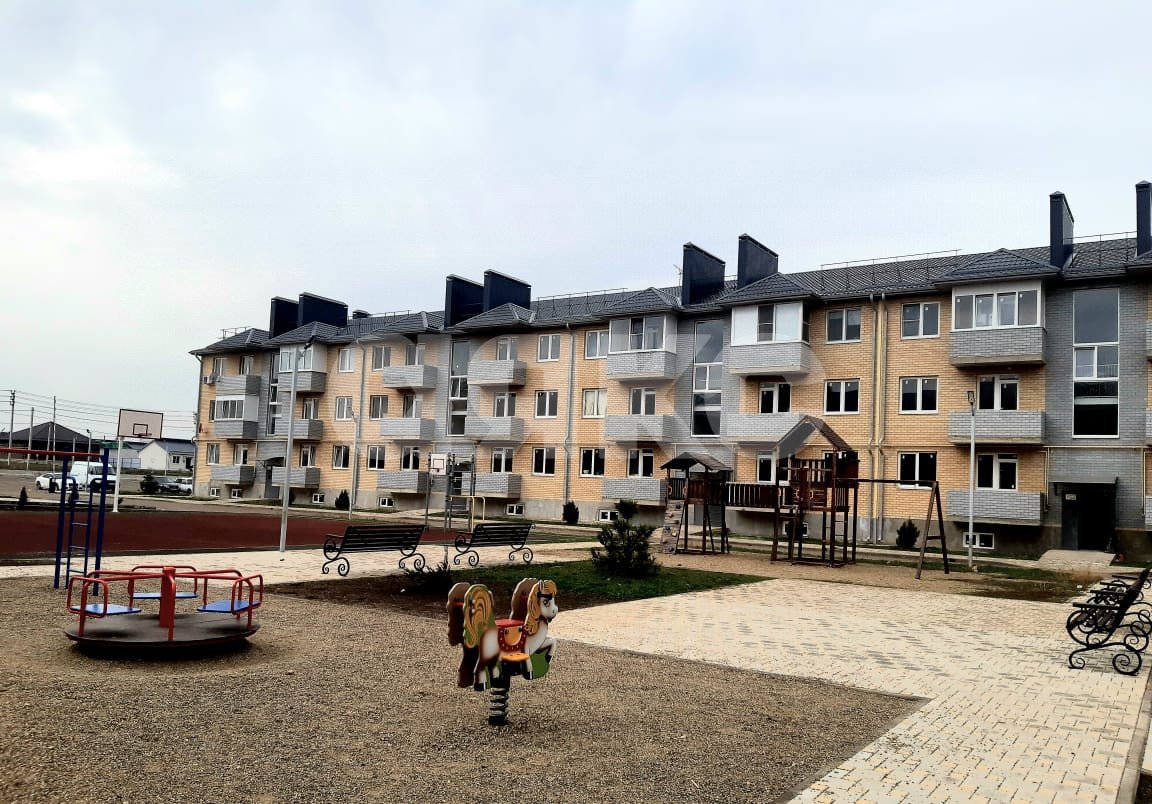 Фото №1: 2-комнатная квартира 72 м² - Кореновск, 10-й, ул. Таманская, 3к2