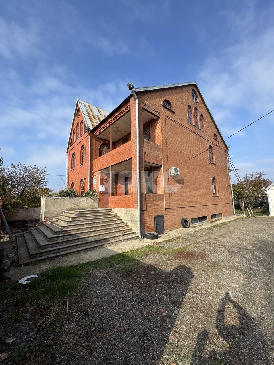 Фото №1: Дом 540 м² + 6 сот. - Кореновск, ул. Крымская, 3