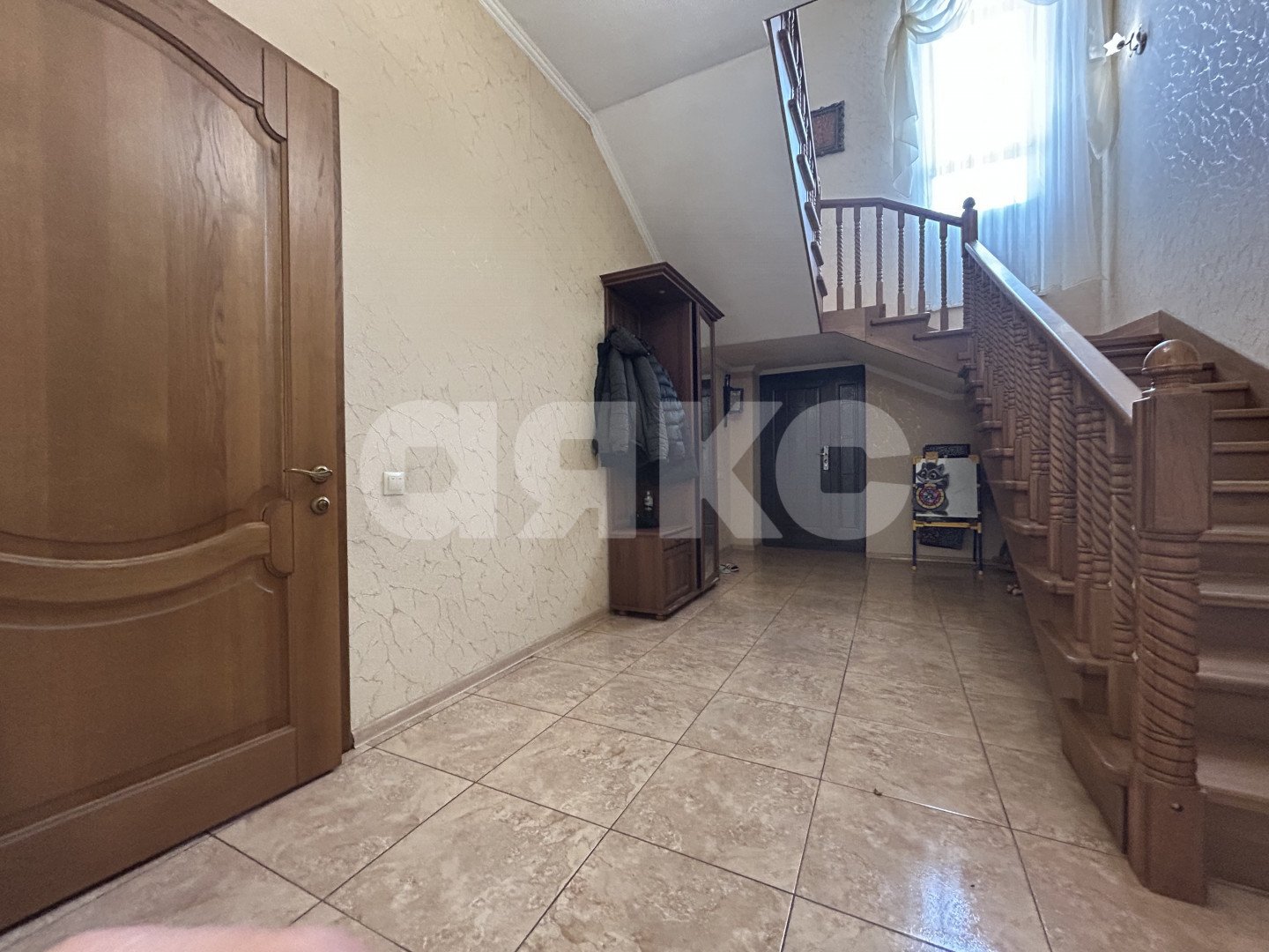 Фото №4: Дом 256 м² + 7 сот. - Горячий Ключ, Развилка, ул. Парковая