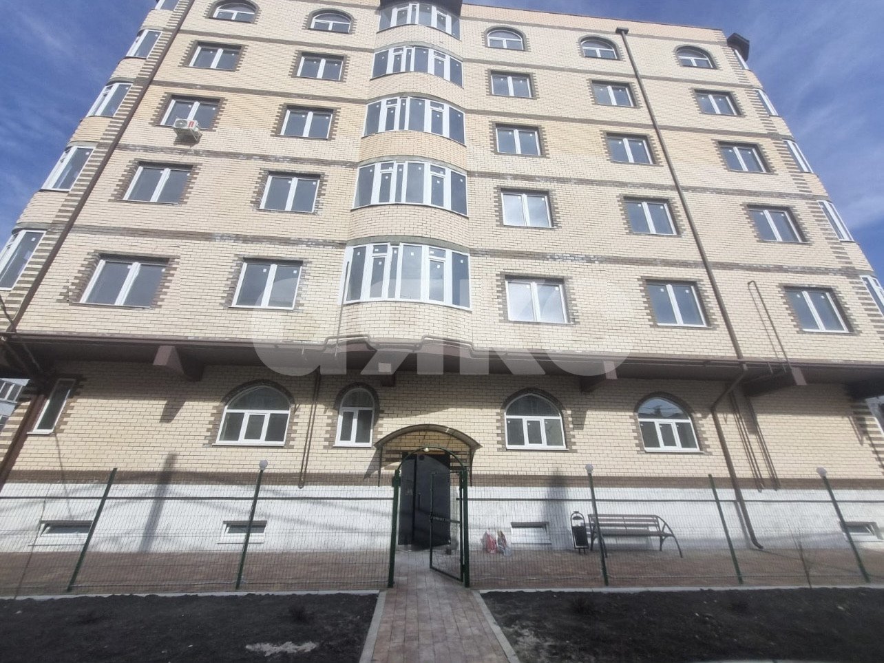 Фото №1: 2-комнатная квартира 57 м² - Горячий Ключ, Администрация, ул. Ленина, 199Б