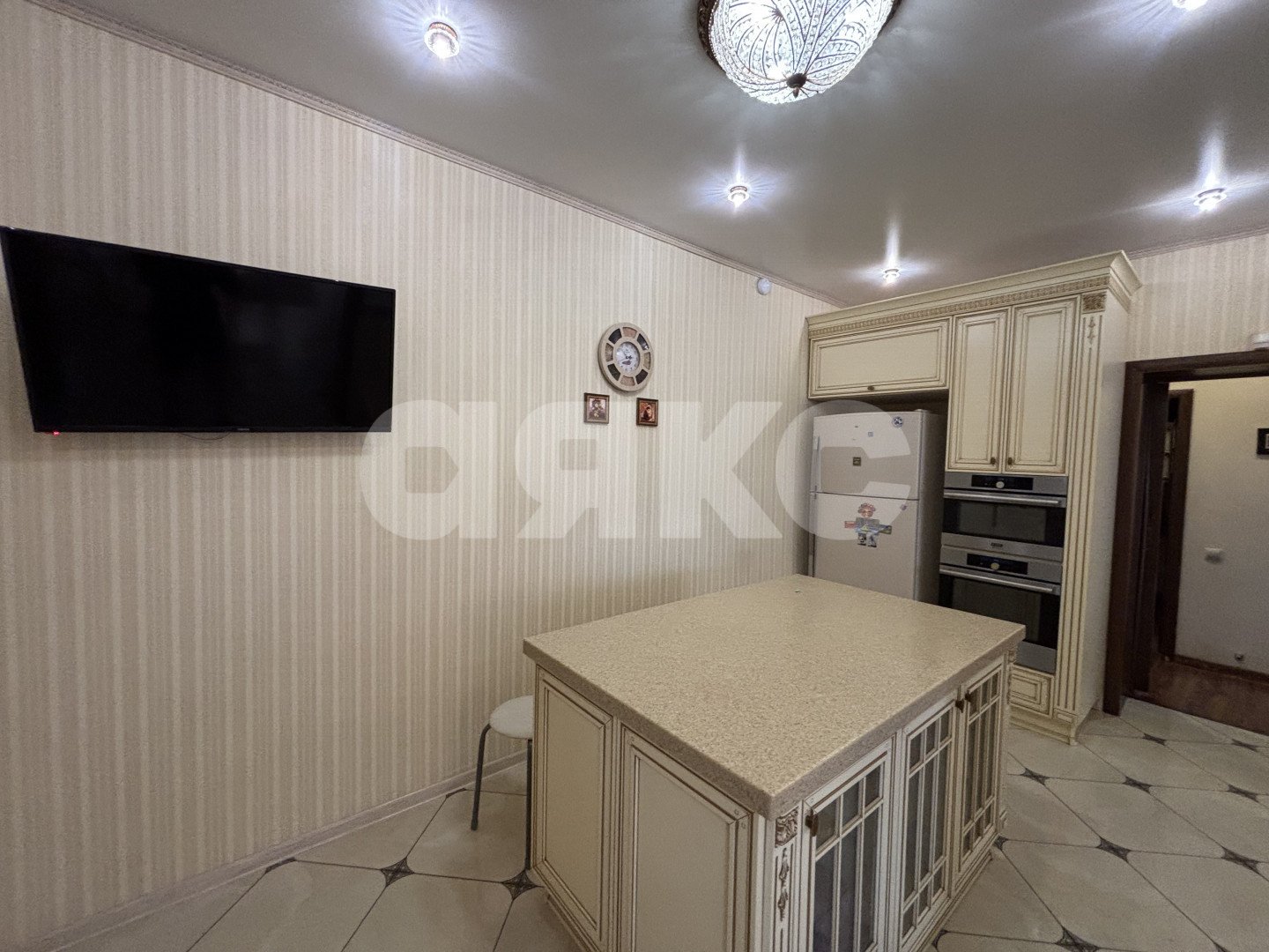 Фото №7: Дом 242 м² + 11.74 сот. - Темрюк, Комсомольский, ул. 27 Сентября, 58/1