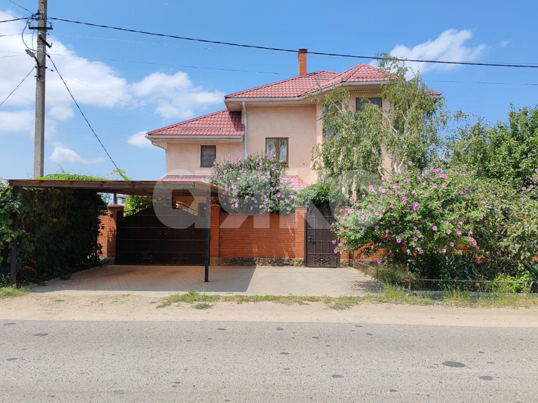 Фото №1: Дом 287 м² + 8.84 сот. - Темрюк, Комсомольский, пер. Курчанский, 12