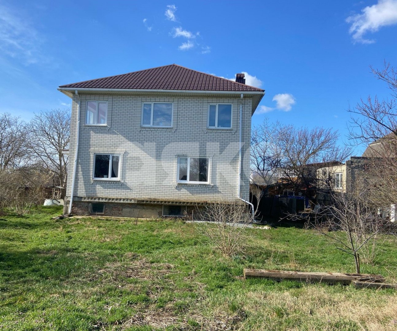 Фото №1: Дом 262 м² + 11.7 сот. - Темрюк, Родник, ул. Садовая, 207