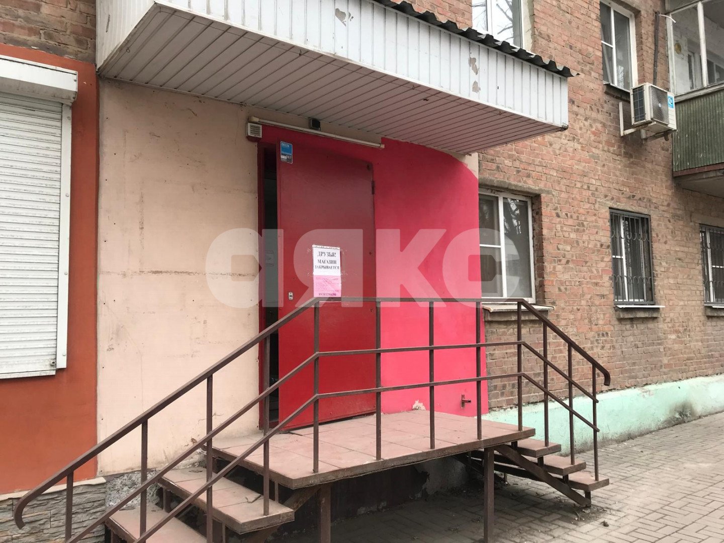 Фото №1: Торговое помещение 60 м² - Ростов-на-Дону, Ворошиловский, пр-кт Ленина, 64А