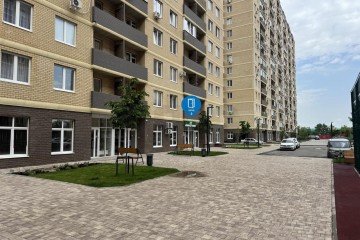 Фото №2: Торговое помещение 45 м² - Краснодар, мкр. жилой комплекс Дыхание, ул. Лётчика Позднякова, 2к20