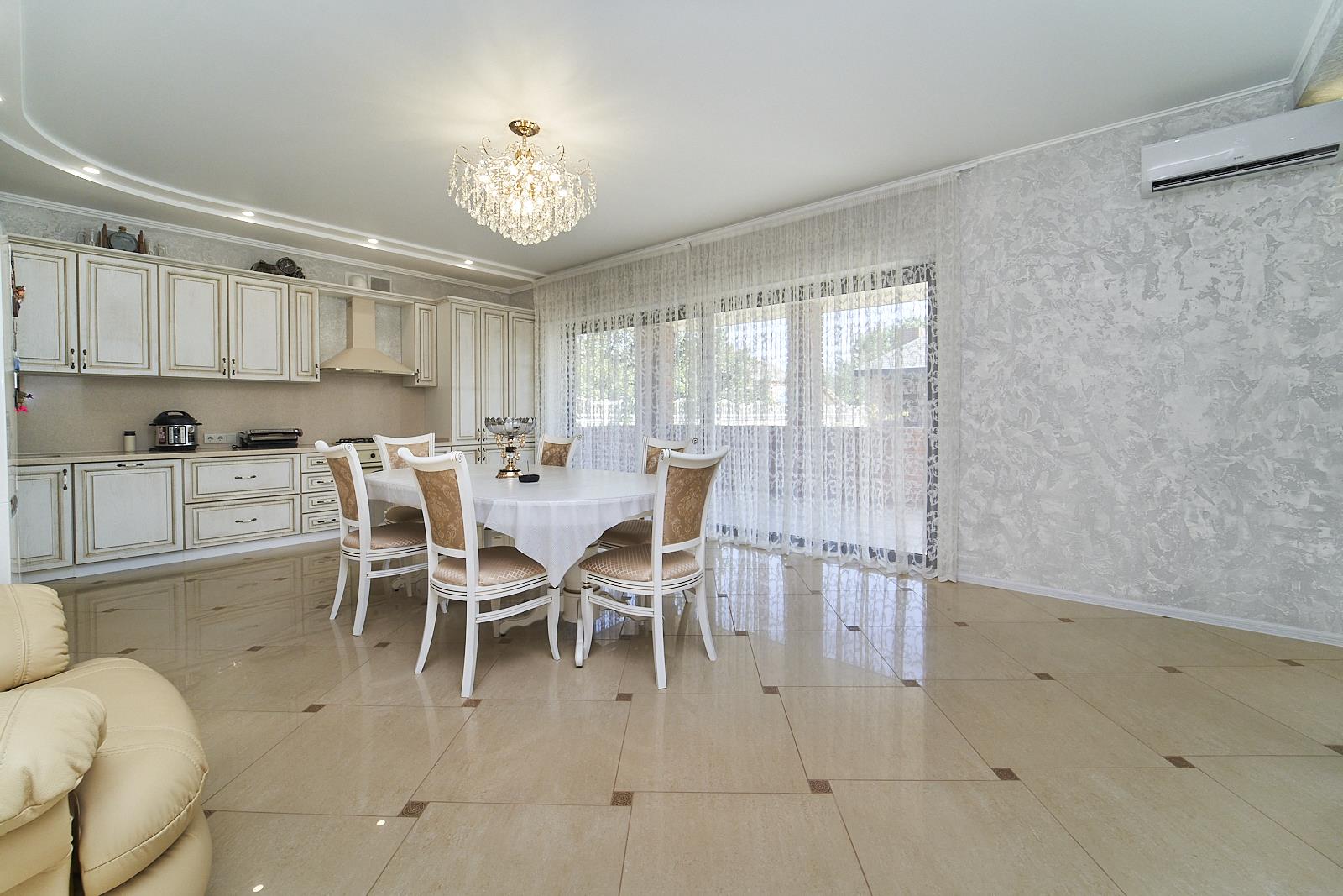 Фото №2: Дом 262 м² + 8 сот. - Краснодар, Прикубанский внутригородской округ, мкр. Сады Калинина, ул. Семёновская, 144