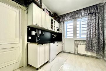 Фото №1: 3-комнатная квартира 53 м² - Краснодар, мкр. Прикубанский внутригородской округ, ул. Лётчика Позднякова, 2