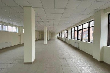 Фото №1: Торговое помещение 653 м² - Яблоновский, ул. Гагарина, 144/1к7