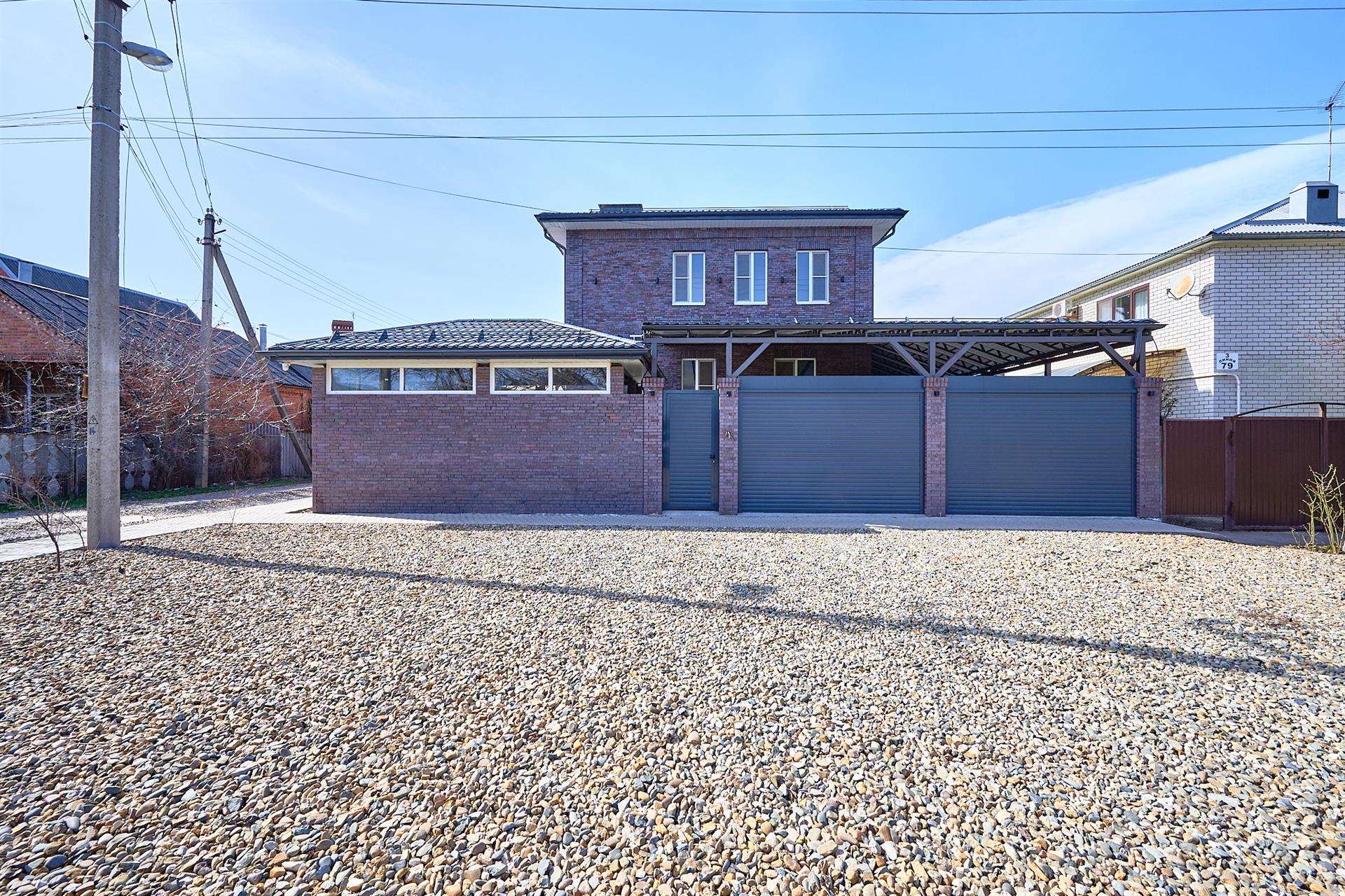 Фото №1: Дом 232 м² + 3.06 сот. - Краснодар, Прикубанский внутригородской округ, мкр. Славянский, ул. 3-я Линия, 77