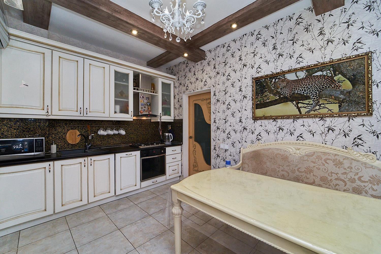 Фото №7: Дом 240 м² + 7 сот. - Яблоновский, мкр. Карасунский внутригородской округ, ул. Дорожная, 240