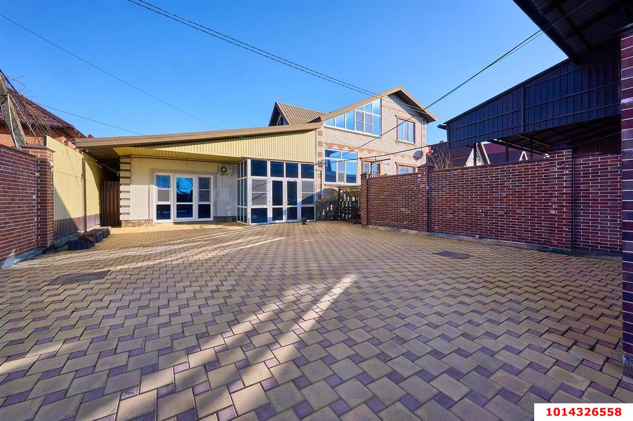 Фото №1: Дом 240 м² + 7 сот. - Яблоновский, ул. Дорожная, 240