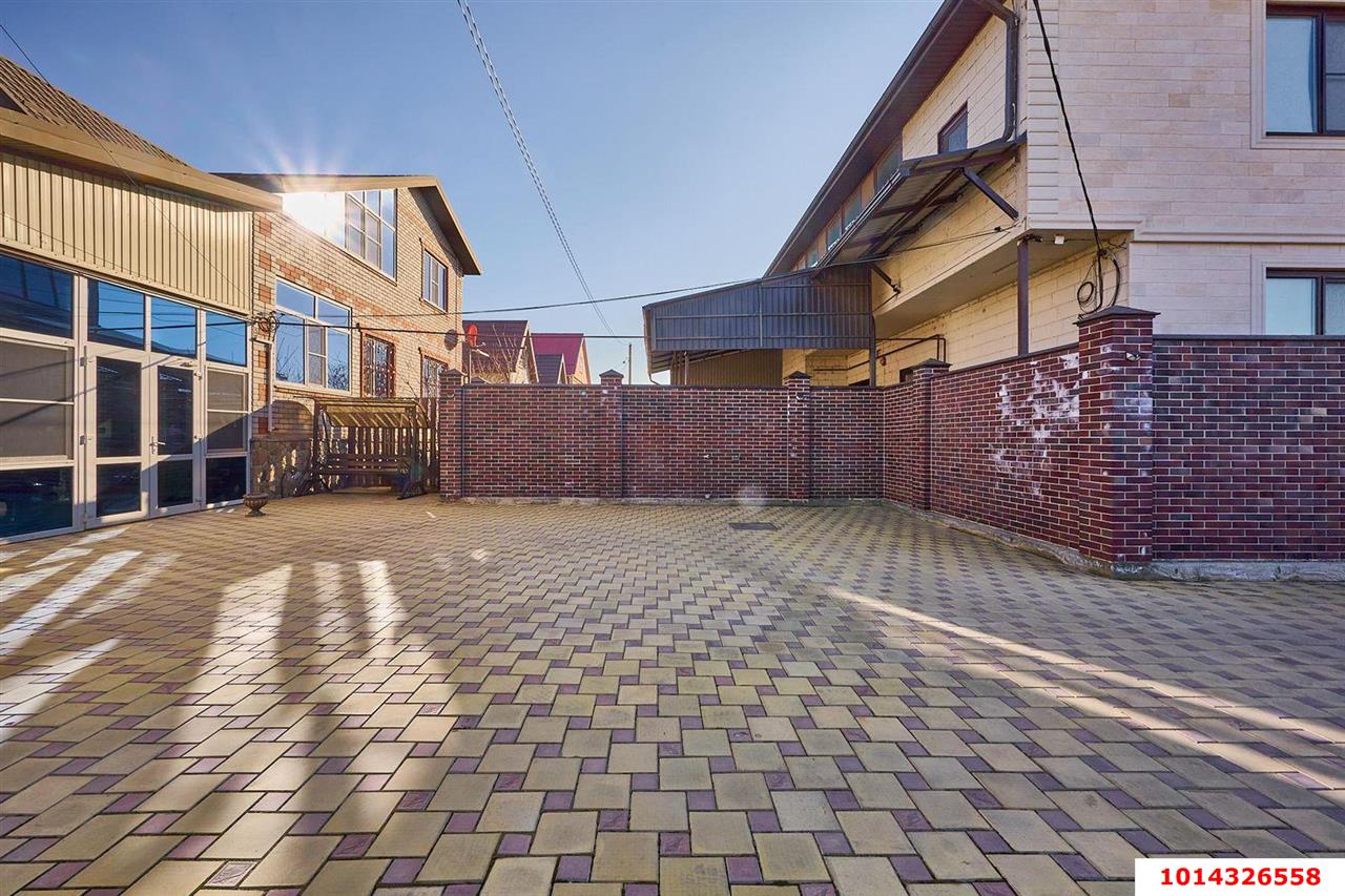 Фото №2: Дом 240 м² + 7 сот. - Яблоновский, ул. Дорожная, 240