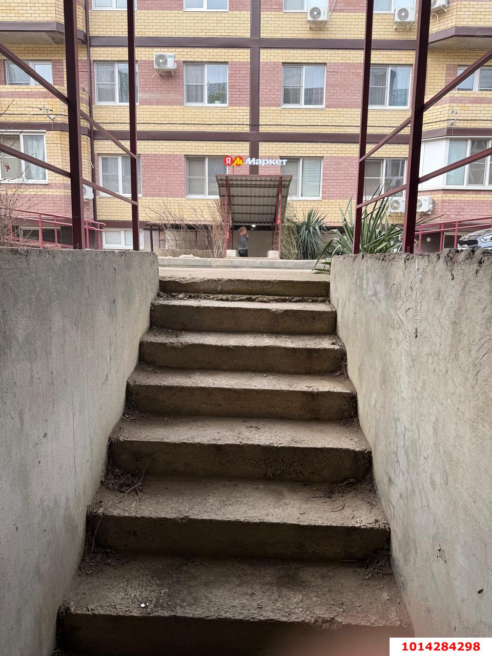 Фото №3: Торговое помещение 562 м² - Южный, жилой комплекс Южный, ул. Войсковая, 1В