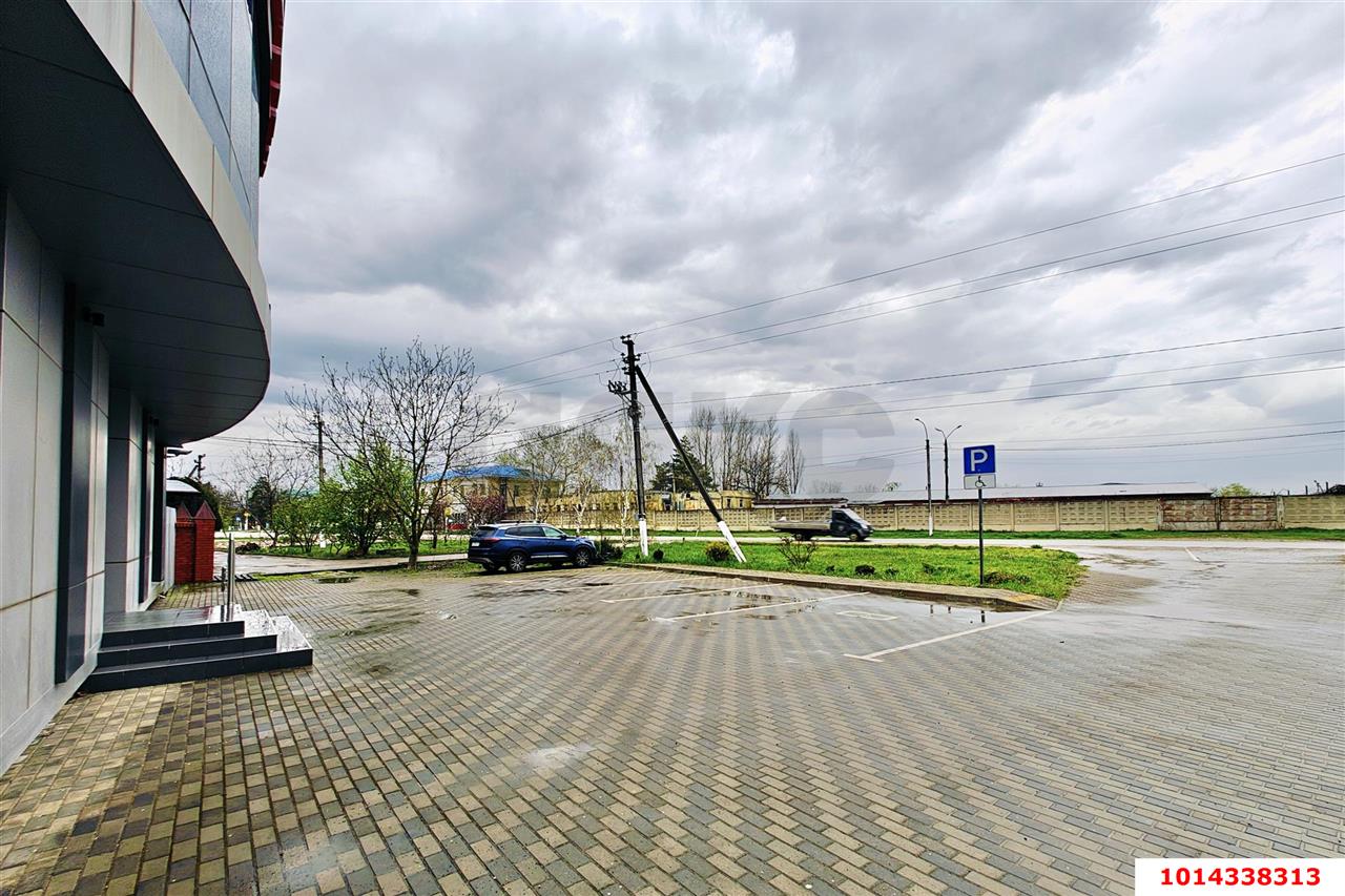 Фото №4: Торговое помещение 181 м² - Смоленская, ул. Мира, 1
