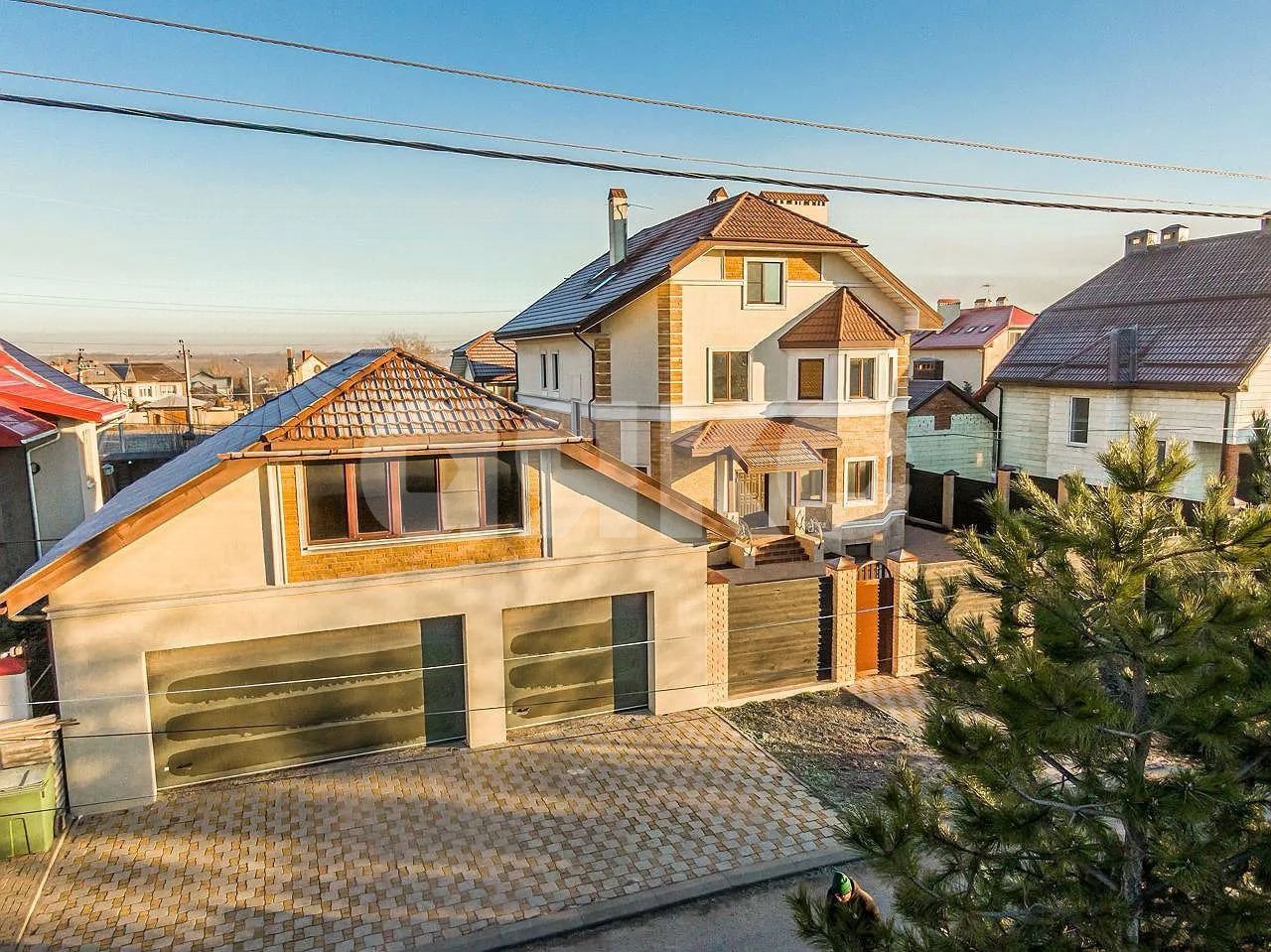Фото №7: Дом 880 м² + 12 сот. - Камышеваха, ул. Лазуритовая, 16