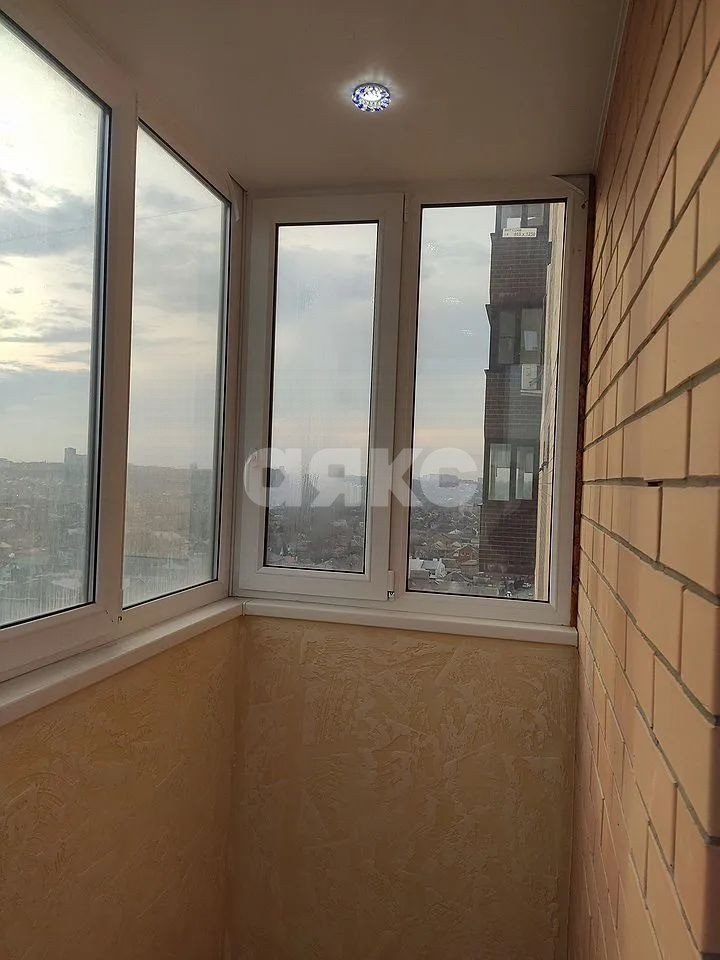 Фото №2: 1-комнатная квартира 43 м² - Ростов-на-Дону, жилой комплекс Центральный, пер. Доломановский, 124с2