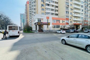 Фото №1: Торговое помещение 209 м² - Краснодар, мкр. Восточно-Кругликовский, ул. Героев-Разведчиков, 26