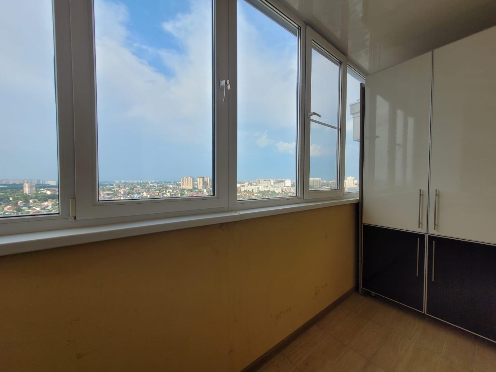 Фото №12: 3-комнатная квартира 84 м² - Краснодар, ЖК Дом у Озера, Карасунский внутригородской округ, жилой комплекс Дом у Озера, Центральный внутригородской округ, мкр. Черёмушки, ул. Селезнёва, 104/1