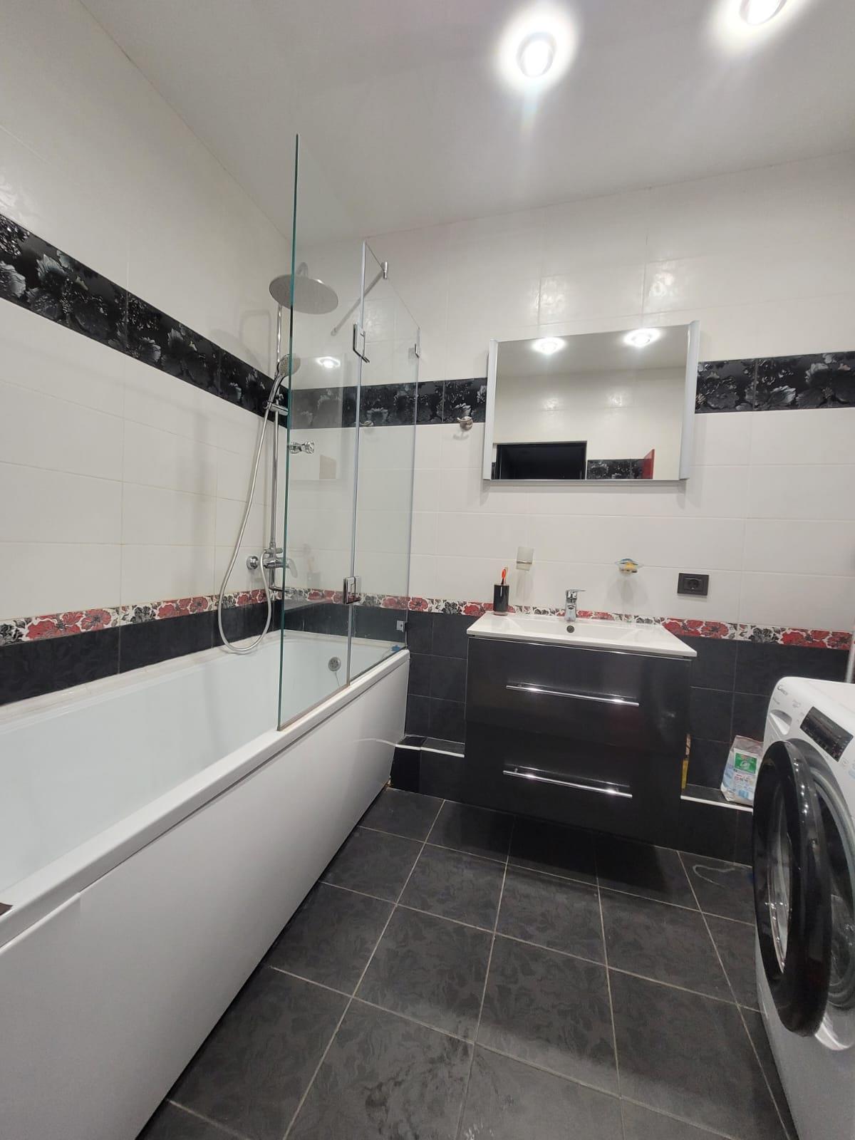 Фото №10: 3-комнатная квартира 84 м² - Краснодар, ЖК Дом у Озера, Карасунский внутригородской округ, жилой комплекс Дом у Озера, Центральный внутригородской округ, мкр. Черёмушки, ул. Селезнёва, 104/1