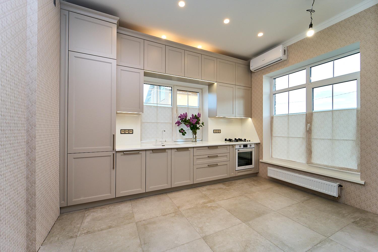 Фото №1: Дом 200 м² + 8 сот. - Краснодар, Прикубанский внутригородской округ, мкр. 2-я Площадка, ул. Н.Э. Гаджимагомедова