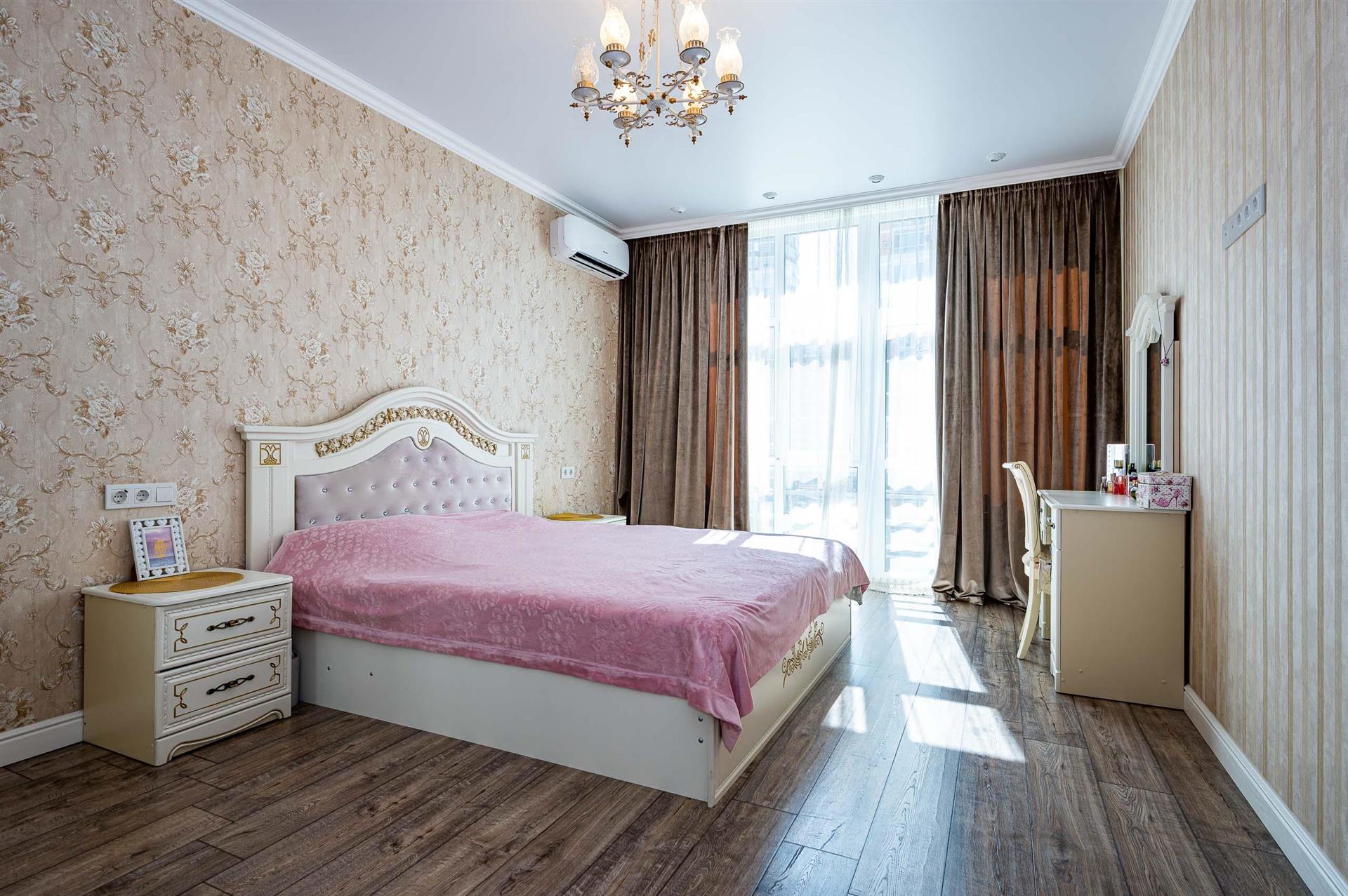 Фото №1: 1-комнатная квартира 44 м² - Краснодар, Прикубанский внутригородской округ, Фестивальный, ЖК Екатеринодар, мкр. Солнечный, ул. Памяти Чернобыльцев, 1