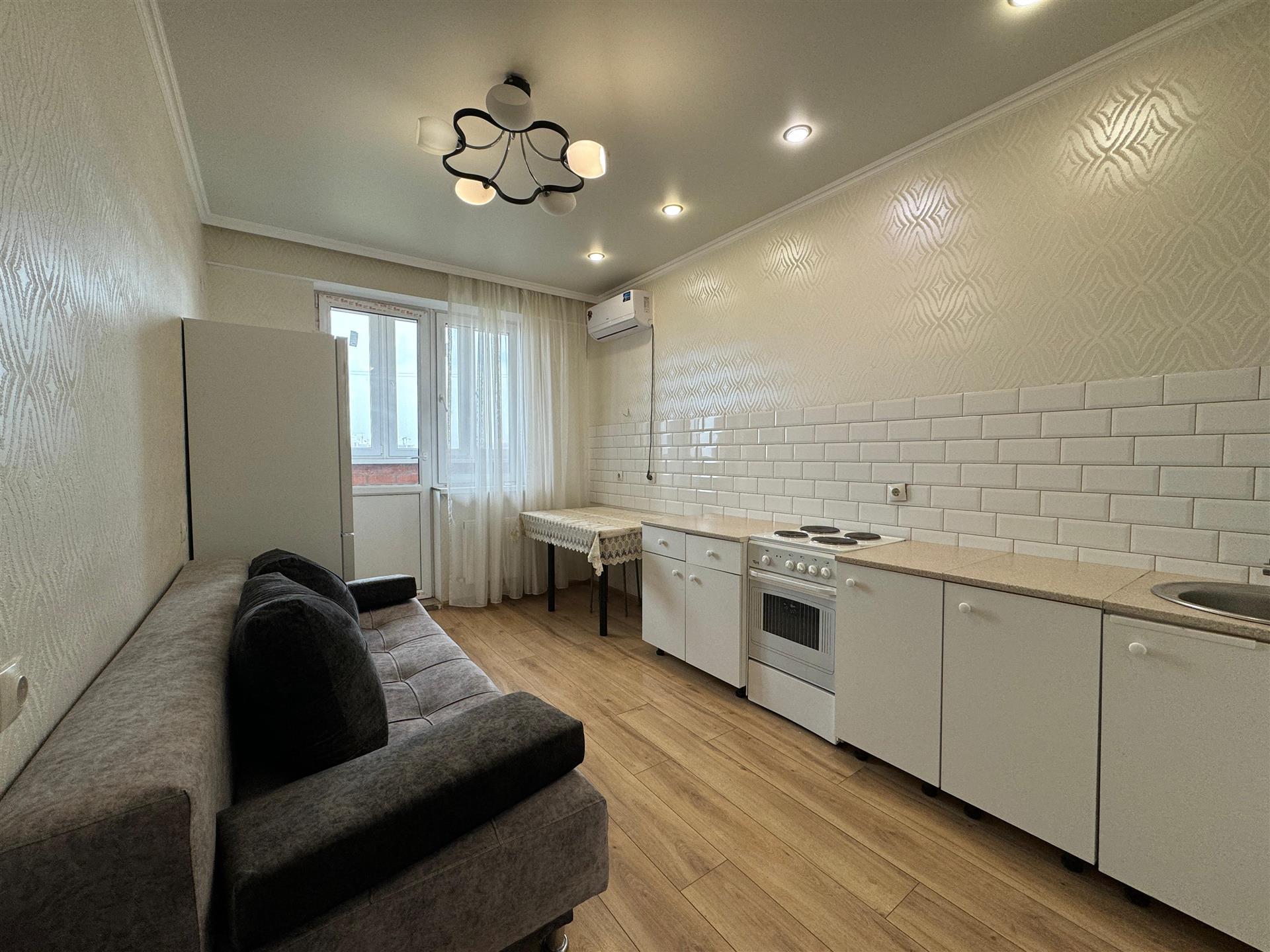 Фото №3: 1-комнатная квартира 47 м² - Краснодар, Прикубанский внутригородской округ, жилой комплекс Времена Года-2, мкр. имени Петра Метальникова, ул. Петра Метальникова, 26