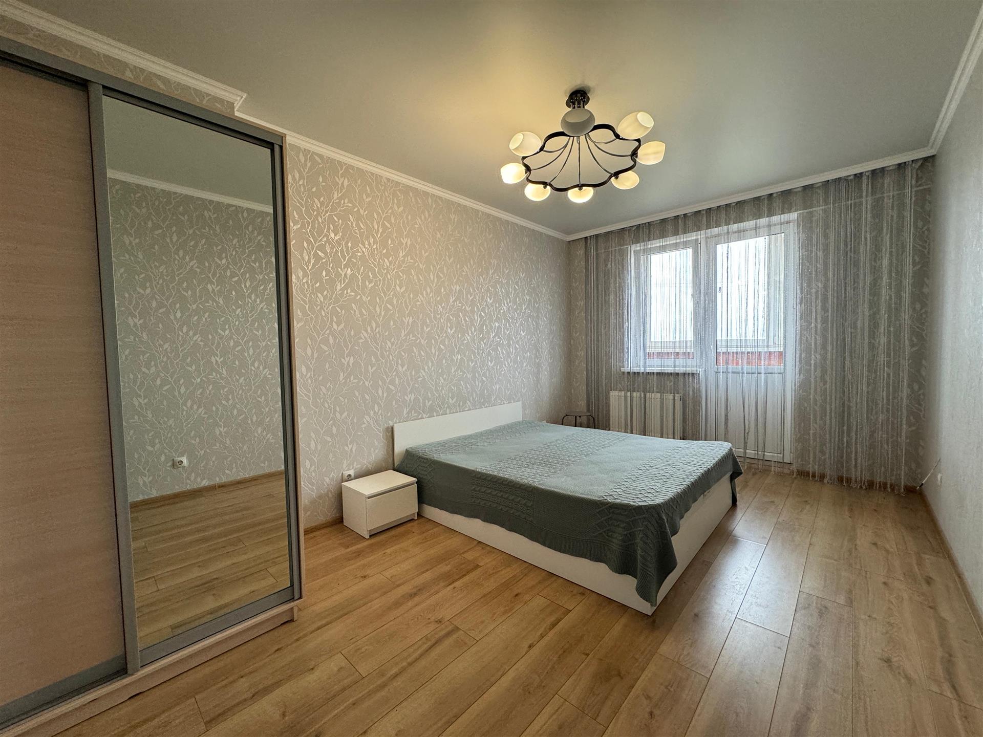 Фото №1: 1-комнатная квартира 47 м² - Краснодар, Прикубанский внутригородской округ, жилой комплекс Времена Года-2, мкр. имени Петра Метальникова, ул. Петра Метальникова, 26