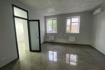 Фото №3: Торговое помещение 74 м² - Краснодар, мкр. Западный внутригородской округ, ул. имени Дзержинского, 8