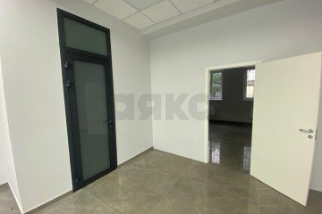 Фото №2: Торговое помещение 74 м² - Краснодар, мкр. Западный внутригородской округ, ул. имени Дзержинского, 8