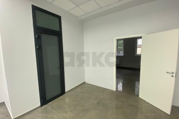 Фото №2: Торговое помещение 74 м² - Краснодар, мкр. Западный внутригородской округ, ул. имени Дзержинского, 8