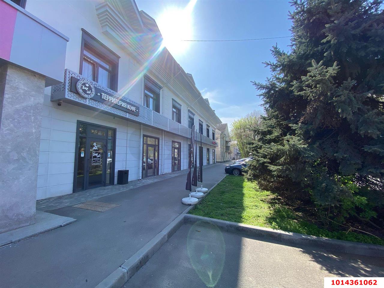 Фото №1: Торговое помещение 74 м² - Краснодар, Западный внутригородской округ, ул. имени Дзержинского, 8