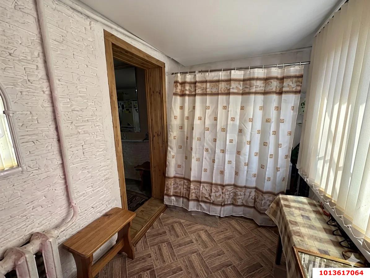 Фото №3: Часть дома <span class="whitespace-nowrap">41 м²</span> <span class="whitespace-nowrap">+ 1 сот.</span>, <span class="whitespace-nowrap">1 эт.</span> - Краснодар, Центральный внутригородской округ, Покровка, мкр. Центральный, ул. Будённого, 249/1