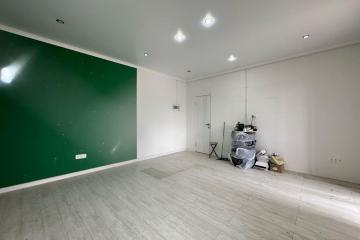 Фото №2: Коммерция 33 м² - Новая Адыгея, ул. Бжегокайская, 10