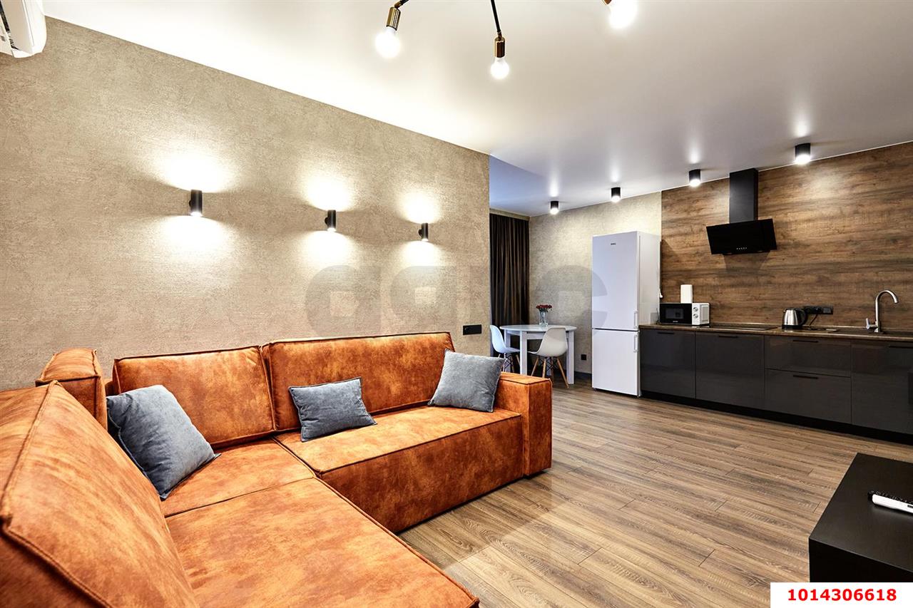 Фото №1: 3-комнатная квартира 92 м² - Краснодар, Центральный внутригородской округ, мкр. Центральный, ул. Железнодорожная, 24