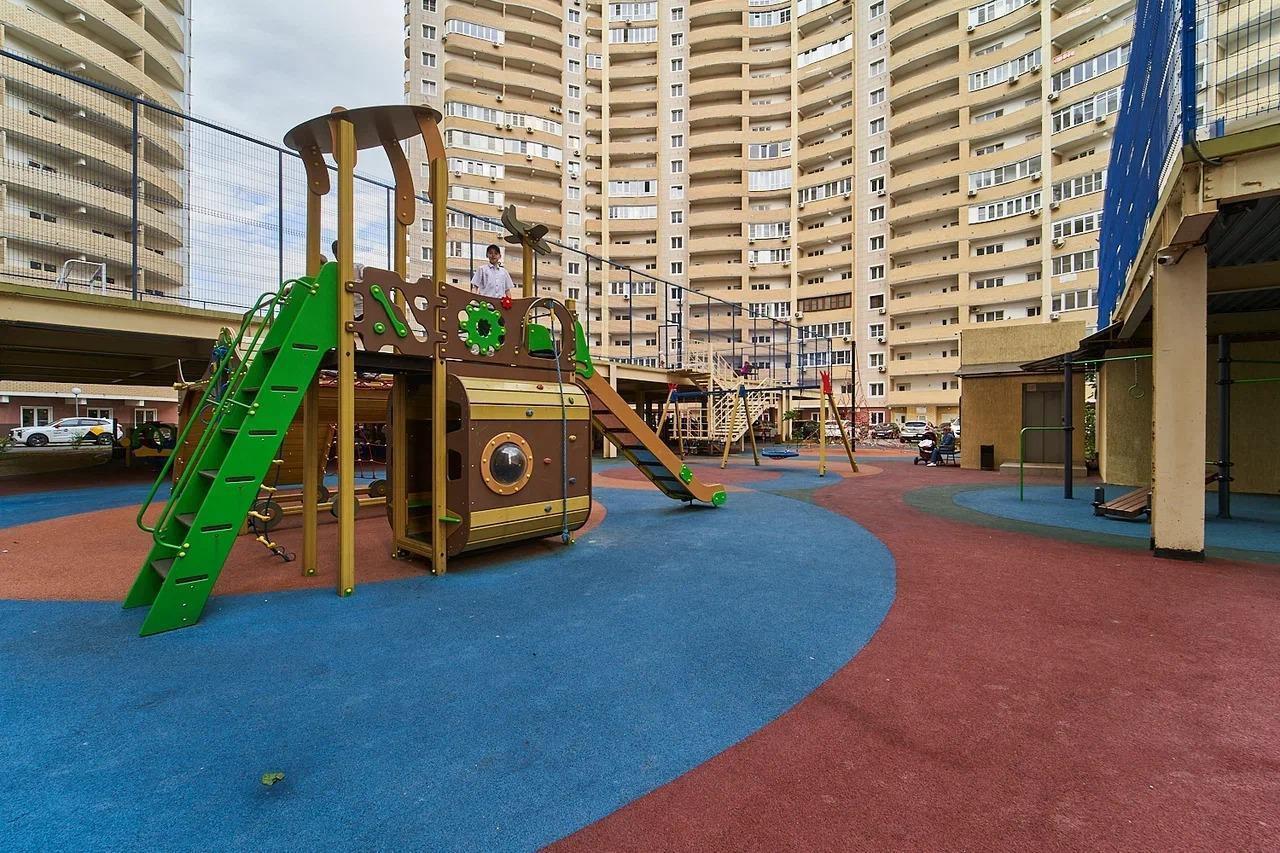 Фото №6: 3-комнатная квартира 103 м² - Краснодар, Центральный внутригородской округ, Дубинка, жилой комплекс Радонеж, мкр. Черёмушки, ул. Вишняковой, 1/23к2