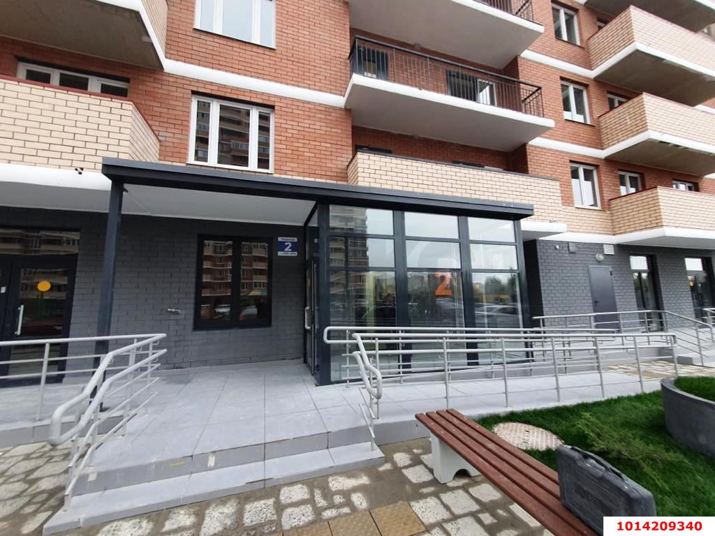 Фото №2: 1-комнатная квартира 42 м² - Краснодар, Гидростроителей, ул. Трудовой Славы, 19к2