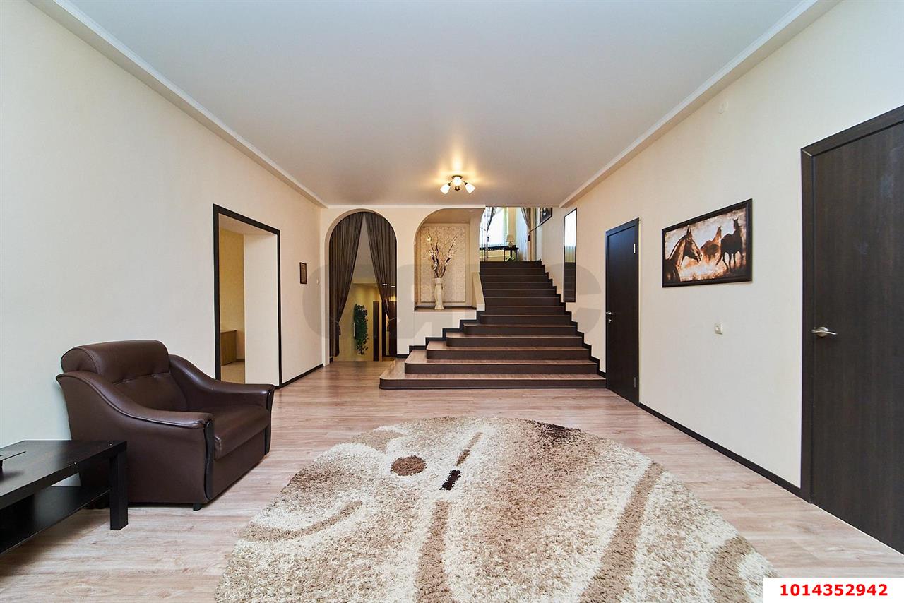 Фото №1: Дом 563 м² + 12.38 сот. - Северская, пер. Солнечный, 7