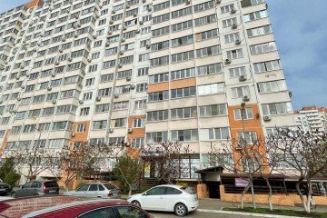 Фото №1: Торговое помещение 11 м² - Краснодар, мкр. Восточно-Кругликовский, ул. Черкасская, 129