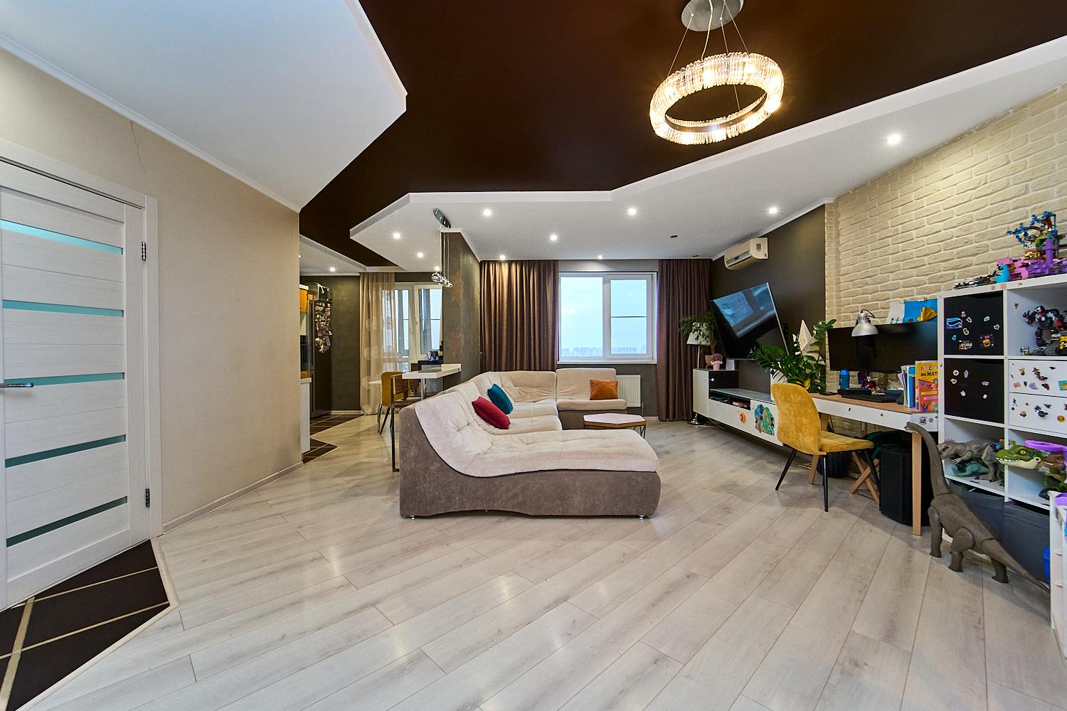 Фото №2: 2-комнатная квартира 75 м² - Краснодар, Прикубанский внутригородской округ, Солнечный, мкр. Фестивальный, ул. Яна Полуяна, 47