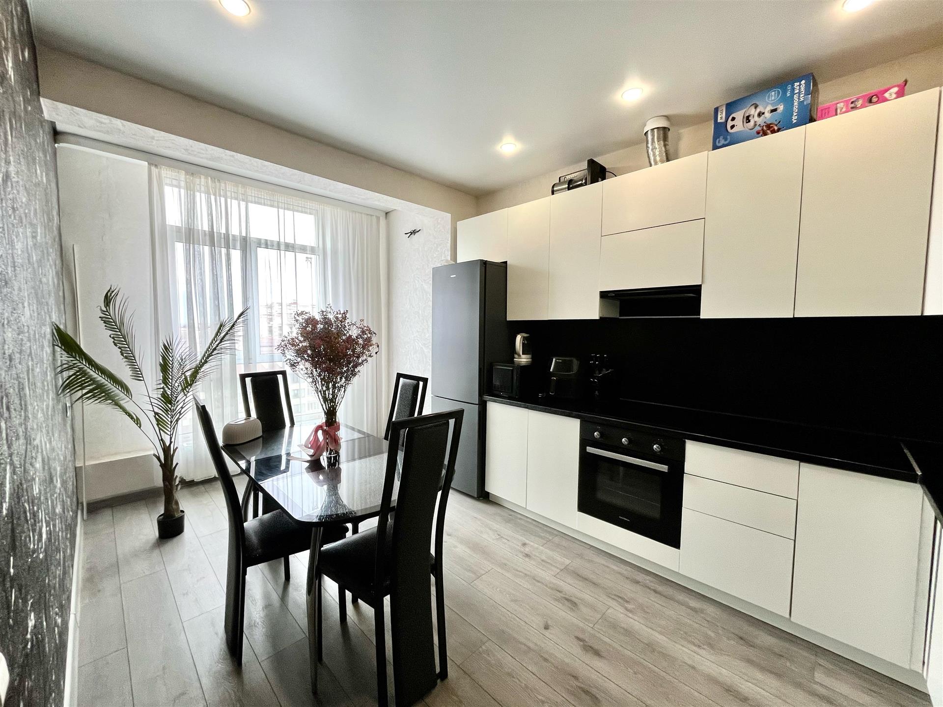 Фото №1: 1-комнатная квартира 41 м² - Краснодар, Прикубанский внутригородской округ, ЖК Парус, мкр. Музыкальный, ул. имени Сергея Есенина, 110к1