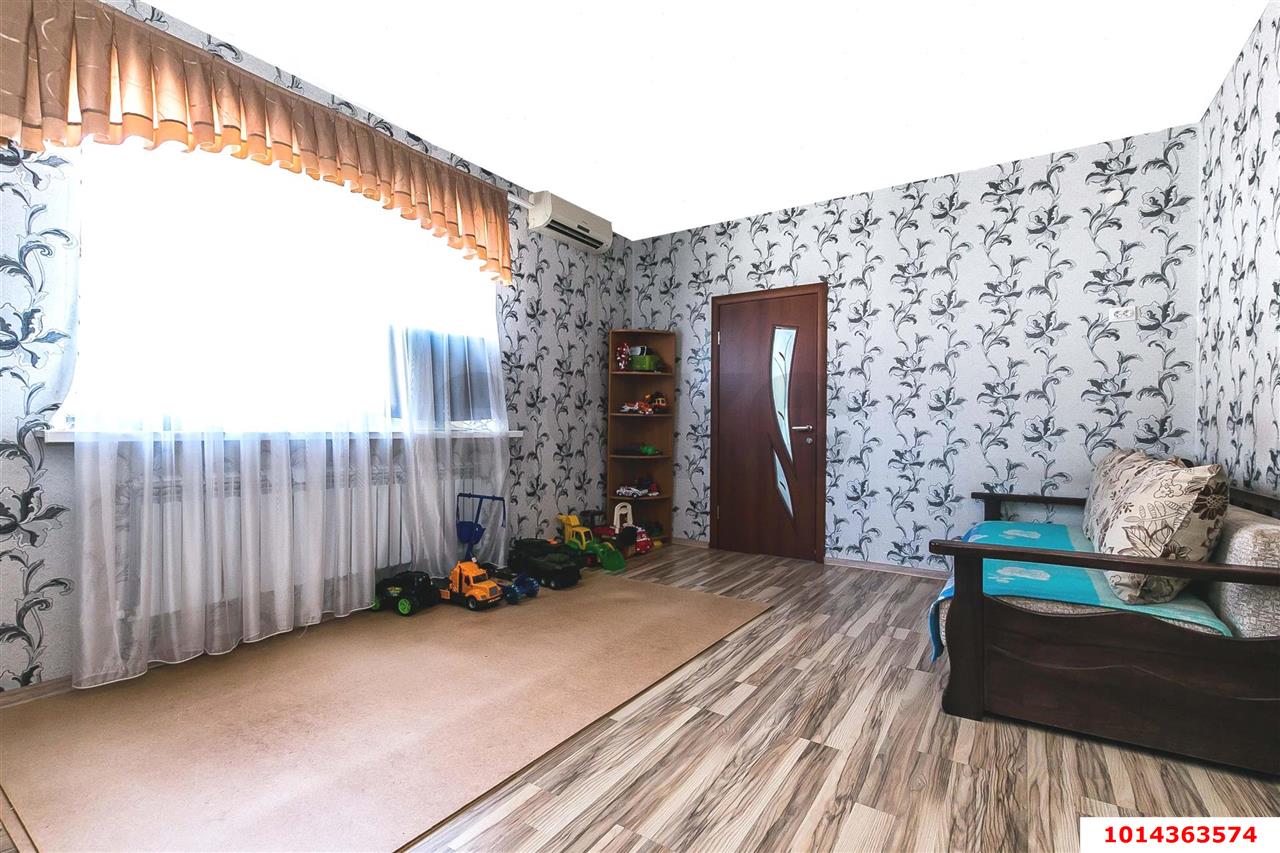 Фото №1: 3-комнатная квартира 85 м² - Новотитаровская, ул. 8 Марта, 23/1