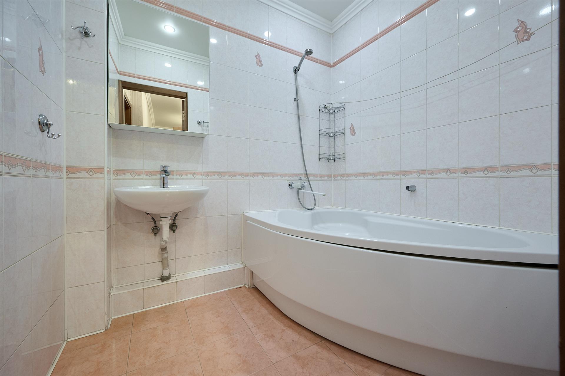 Фото №6: 2-комнатная квартира 67 м² - Краснодар, Прикубанский внутригородской округ, Отделение № 1 совхоза Солнечный, мкр. Фестивальный, ул. Атарбекова, 5