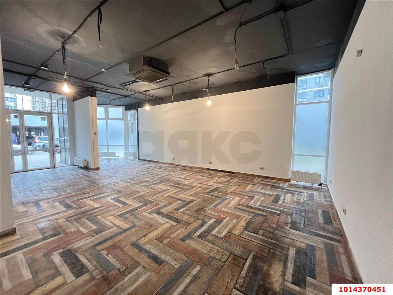 Фото №1: Торговое помещение 91 м² - Краснодар, жилой комплекс Дружный, б-р Адмиралтейский, 3к2