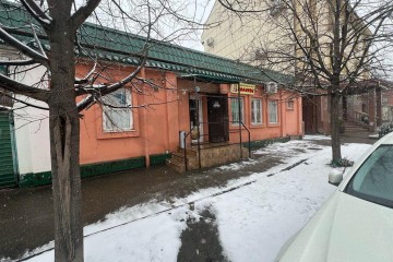 Фото №3: Торговое помещение 45 м² - Краснодар, мкр. Центральный, ул. Янковского, 33