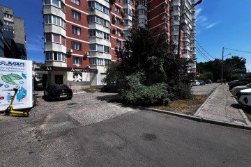 Фото №2: Торговое помещение 187 м² - Краснодар, мкр. Хлопчато-бумажный Комбинат, ул. Уральская, 13
