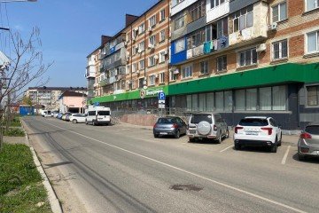 Фото №1: Торговое помещение 180 м² - Яблоновский, ул. Титова, 68