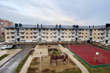 Фото №1: 2-комнатная квартира 73 м² - Кореновск, мкр. 10-й, ул. Таманская, 3к2