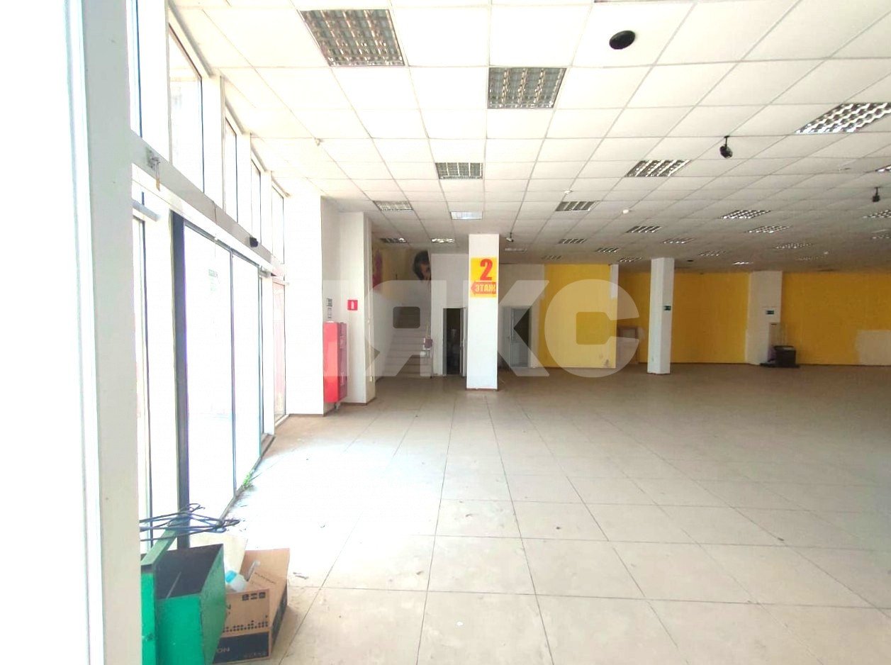 Фото №3: Коммерция 715 м² - Кореновск, 2-й квартал, ул. Красная, 57