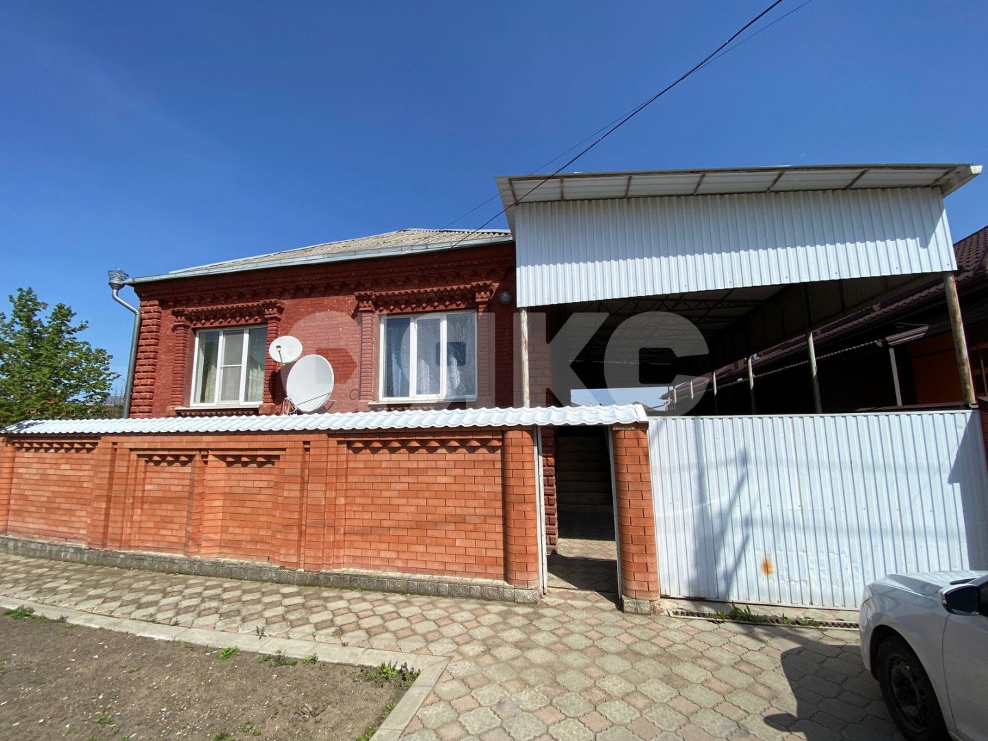 Фото №1: Дом 165 м² + 7 сот. - Армавир, ул. Ковтюха, 211