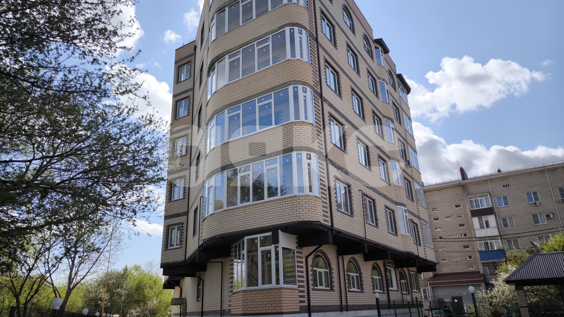 Фото №1: 2-комнатная квартира 65 м² - Горячий Ключ, Администрация, ул. Ленина, 199Б